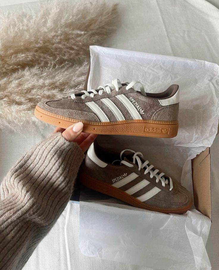 Handball Spezial Earth Strata