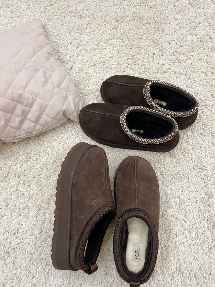 UGG Tazz Slipper Molasses